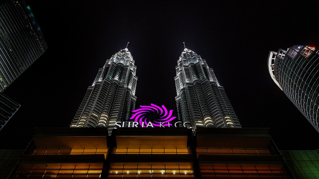 Suria KLCC Petronas Twin Towers Kuala Lumpur